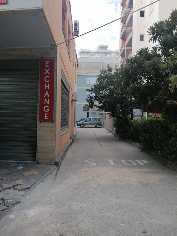 Appartamento Incantevole Con Posto Auto Privato Vlorë Eksteriør bilde